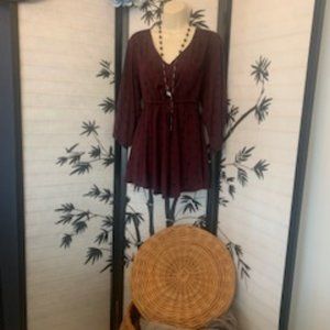 🔥🖤👚 Get Noticed in Style! 👚🖤🔥 Adorable Burgundy Torrid Top size 1X